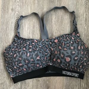 Victoria secret sports bra size 36d